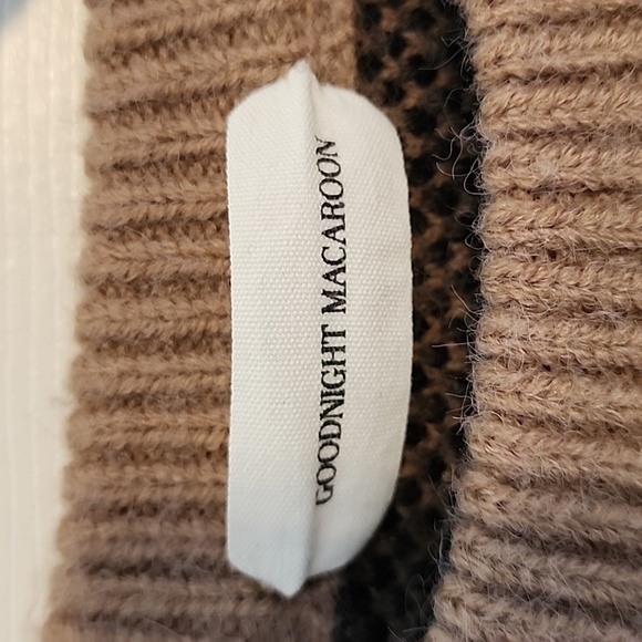 Goodnight Macaroon sweater - Picture 2 of 2